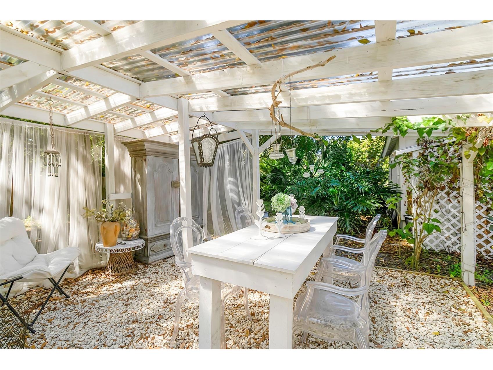 2562 Ashton Road Sarasota FL 34231 A4685871 image8