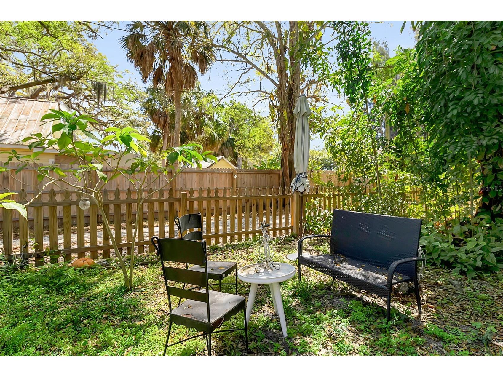 2562 Ashton Road Sarasota FL 34231 A4685871 image9