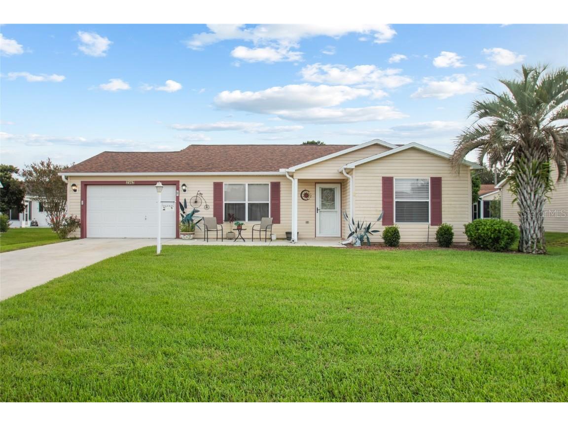2562 Privada Drive The Villages FL 32162 G5087140 image1