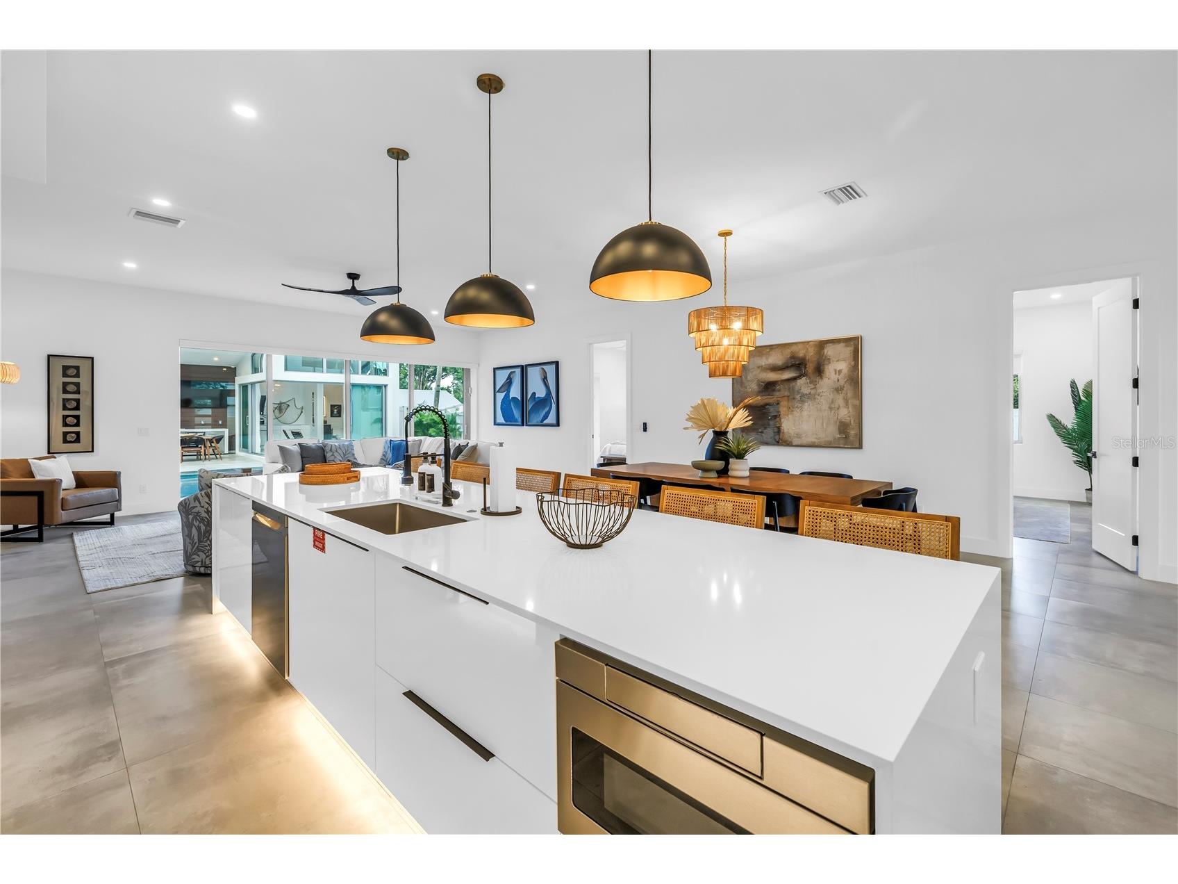 2564 Arlington Street Sarasota FL 34239 A4683569 image12