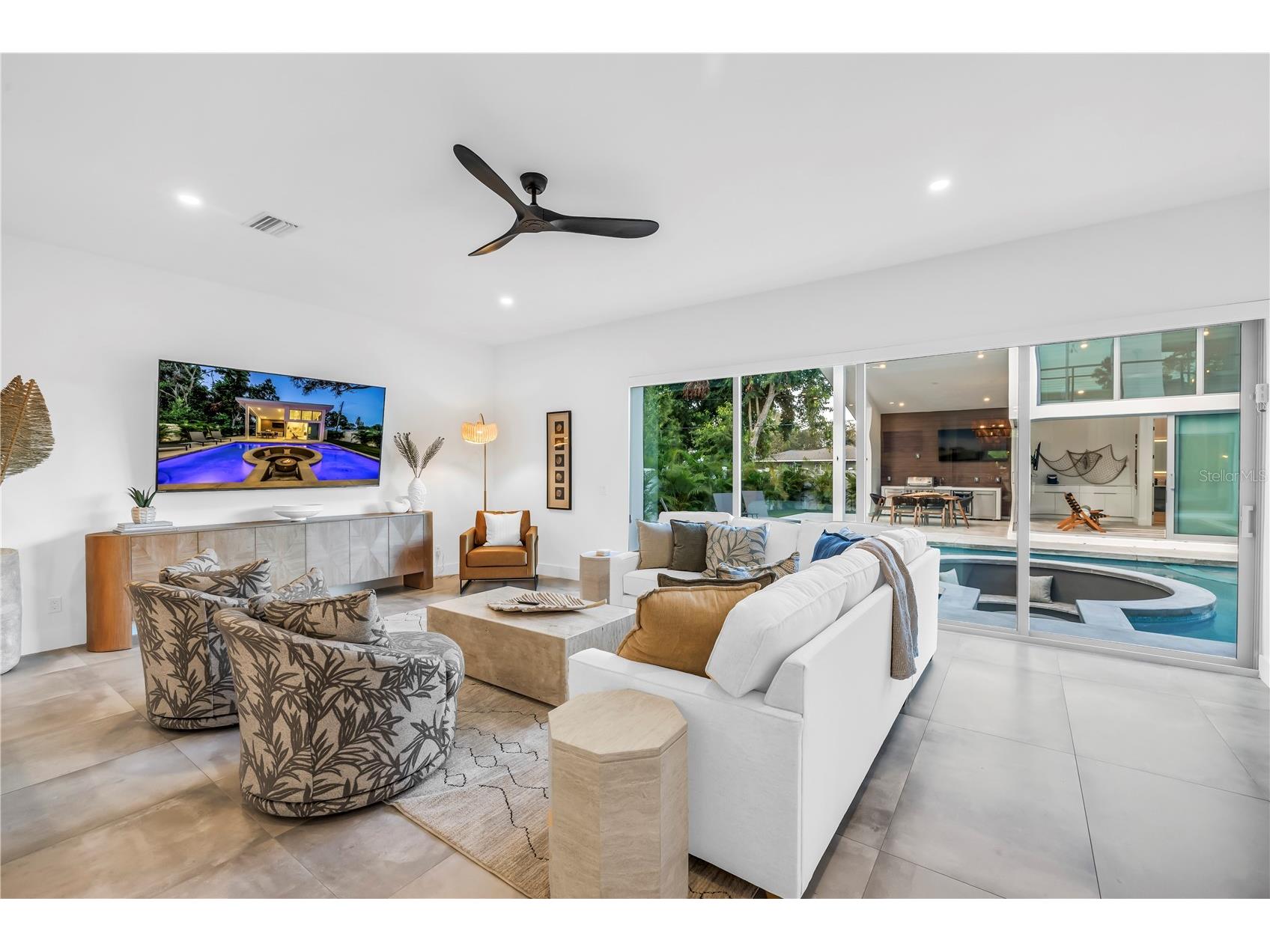 2564 Arlington Street Sarasota FL 34239 A4683569 image14