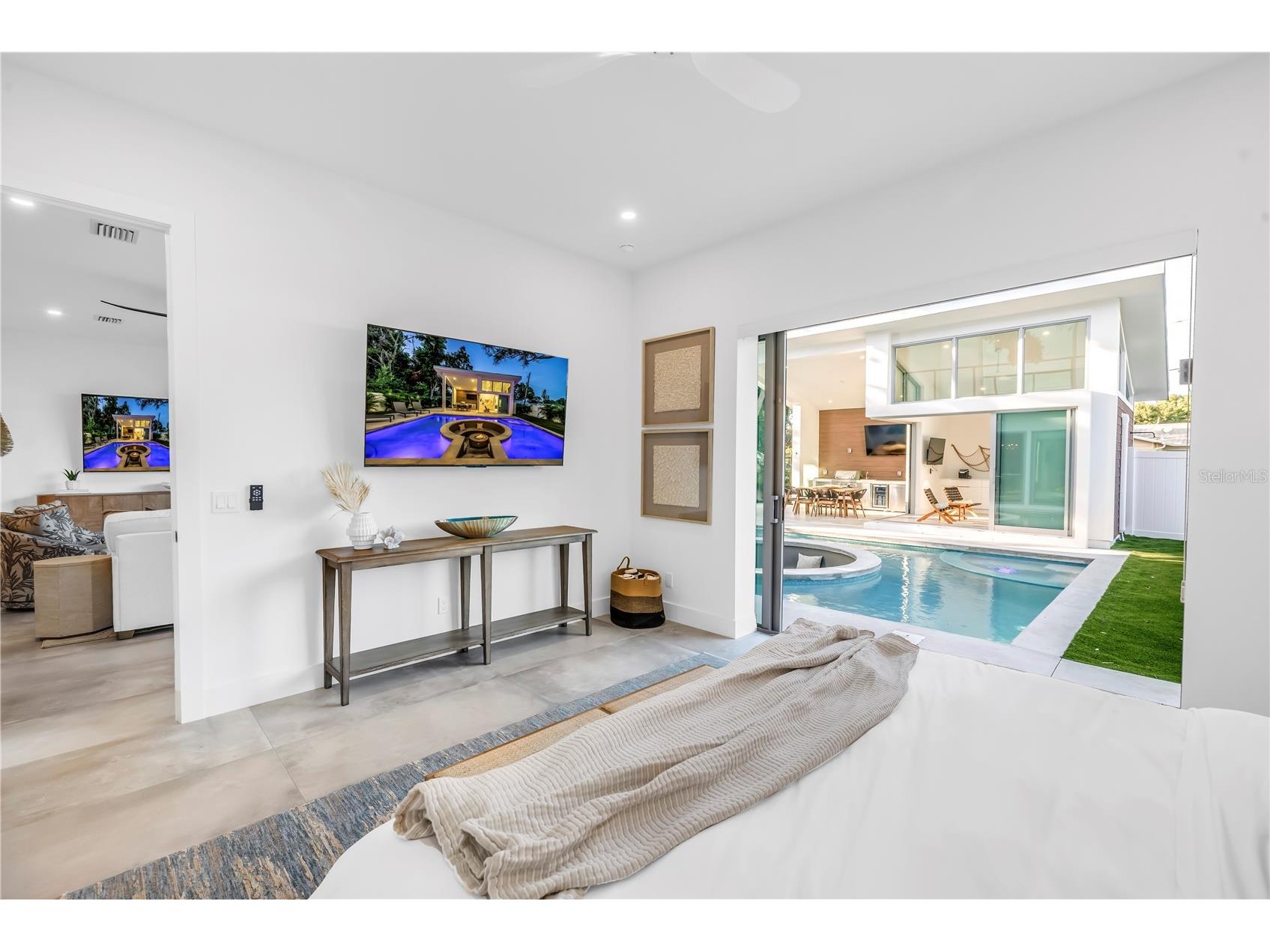2564 Arlington Street Sarasota FL 34239 A4683569 image17