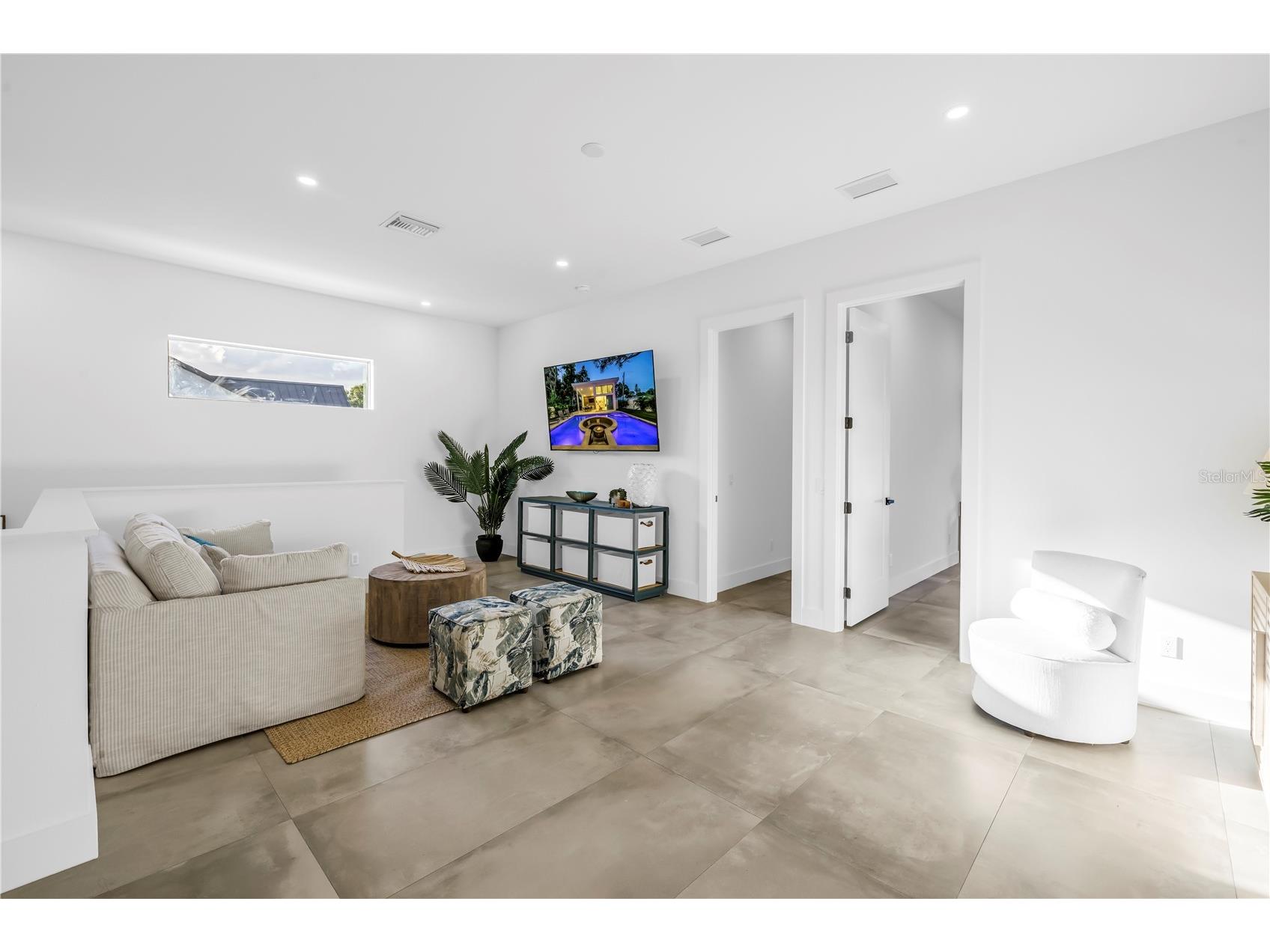 2564 Arlington Street Sarasota FL 34239 A4683569 image23