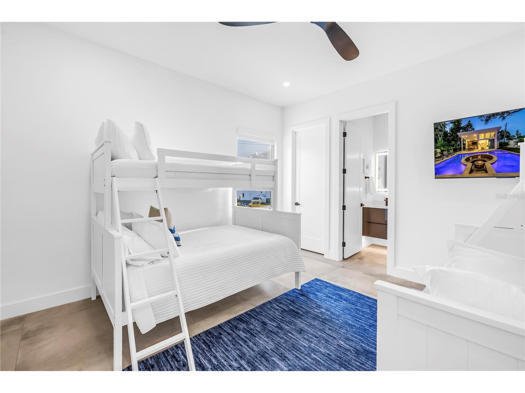 2564 Arlington Street Sarasota FL 34239 A4683569 image31