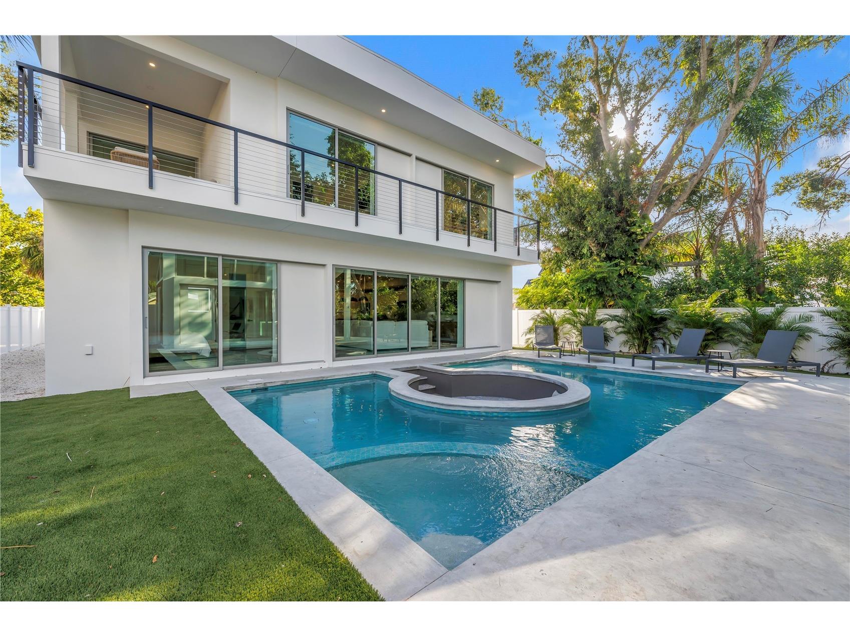 2564 Arlington Street Sarasota FL 34239 A4683569 image4