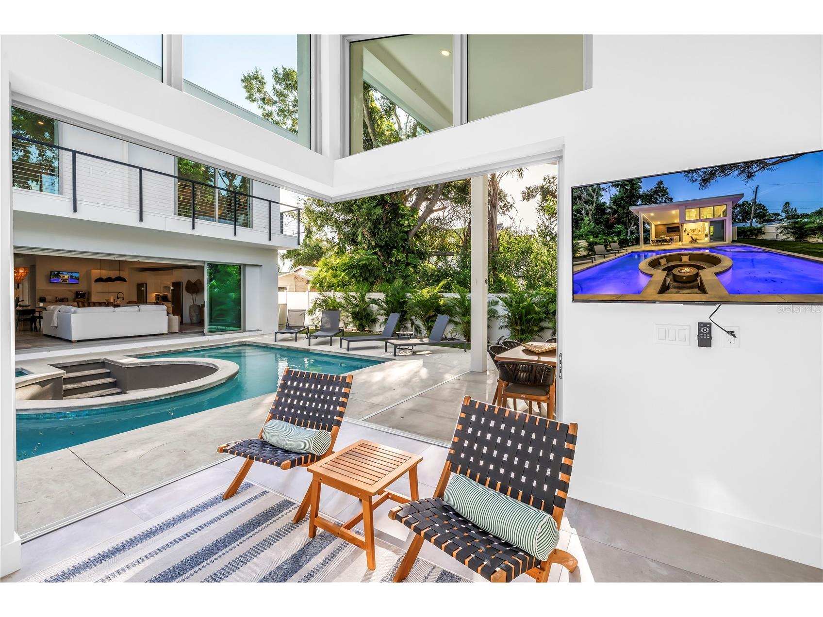 2564 Arlington Street Sarasota FL 34239 A4683569 image9