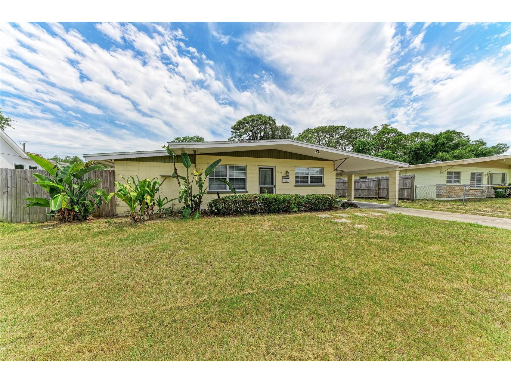2564 Wood Street Sarasota FL 34237 A4693167 image1