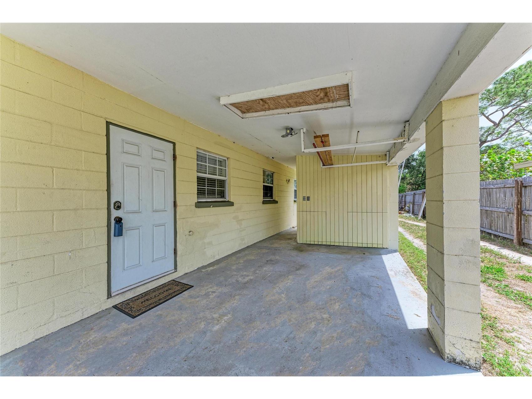 2564 Wood Street Sarasota FL 34237 A4693167 image2