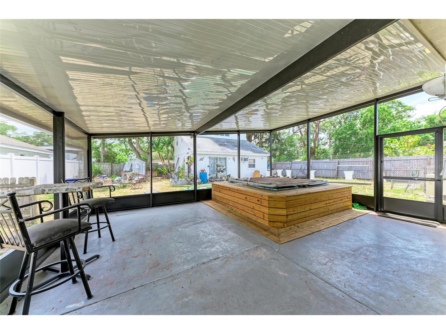 2564 Wood Street Sarasota FL 34237 A4693167 image26