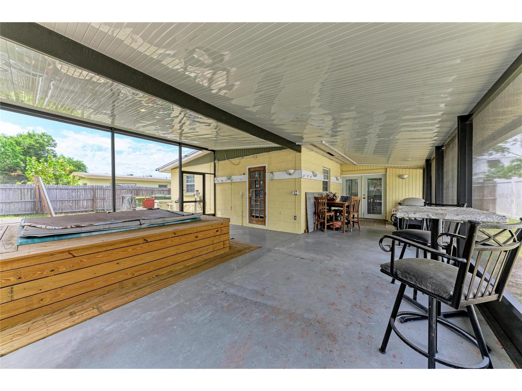 2564 Wood Street Sarasota FL 34237 A4693167 image27