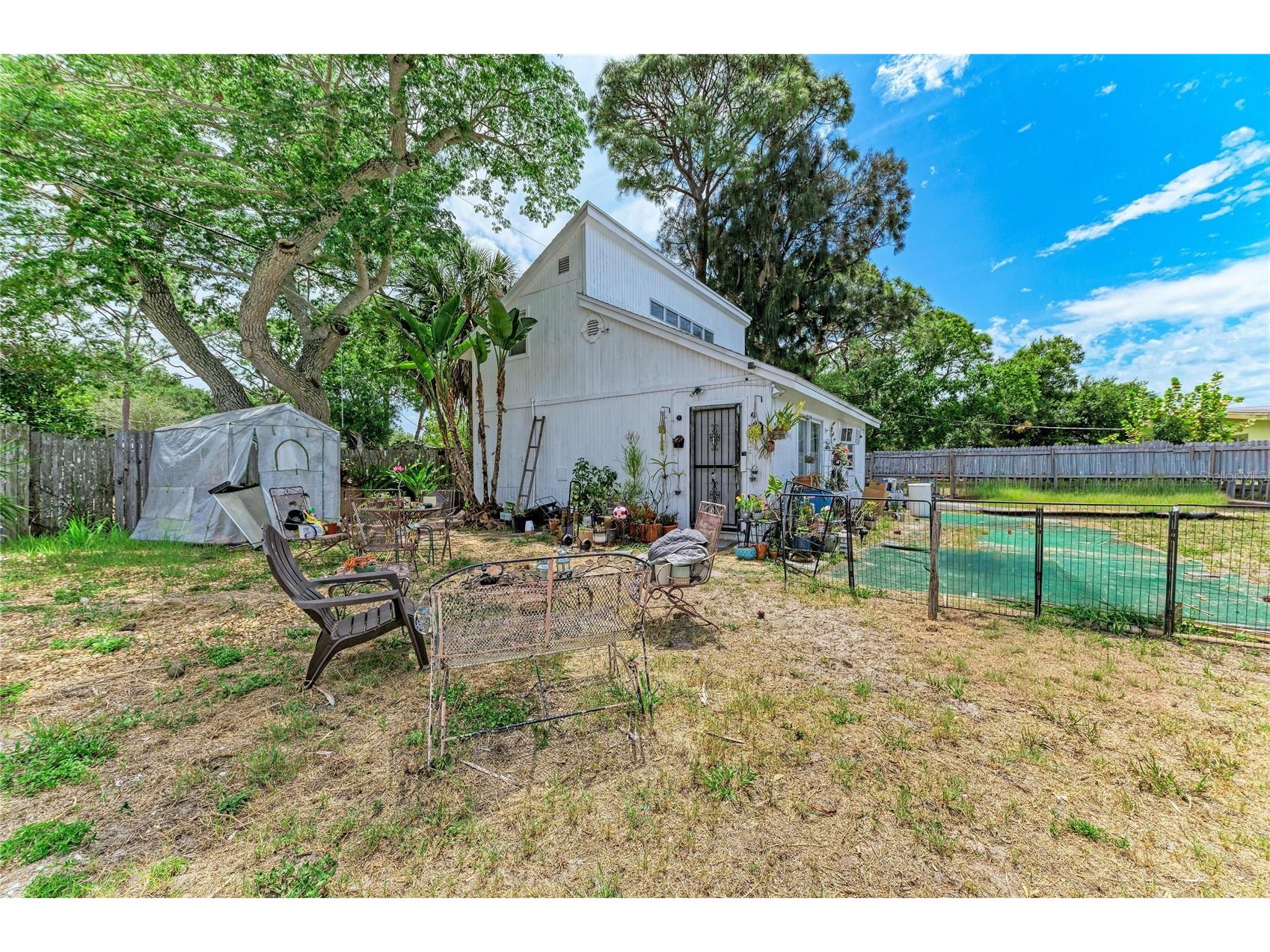 2564 Wood Street Sarasota FL 34237 A4693167 image32