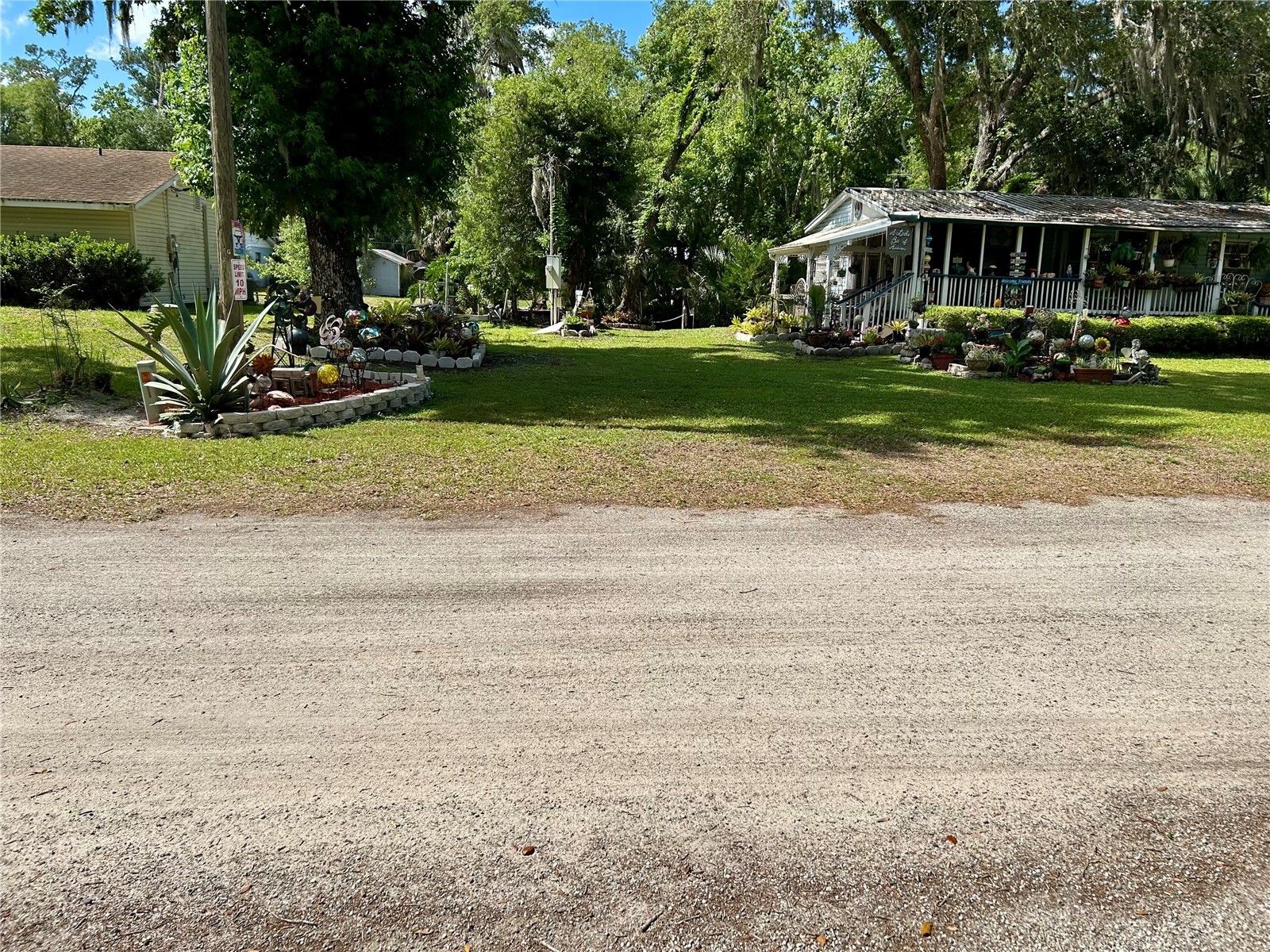 25646 Bass Road Astor FL 32102 - ST JOHNS RIVER R4911203 image3