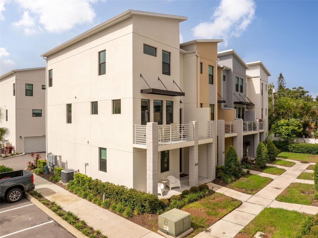 2565 12th Place N Saint Petersburg FL 33713 TB8422082 image1