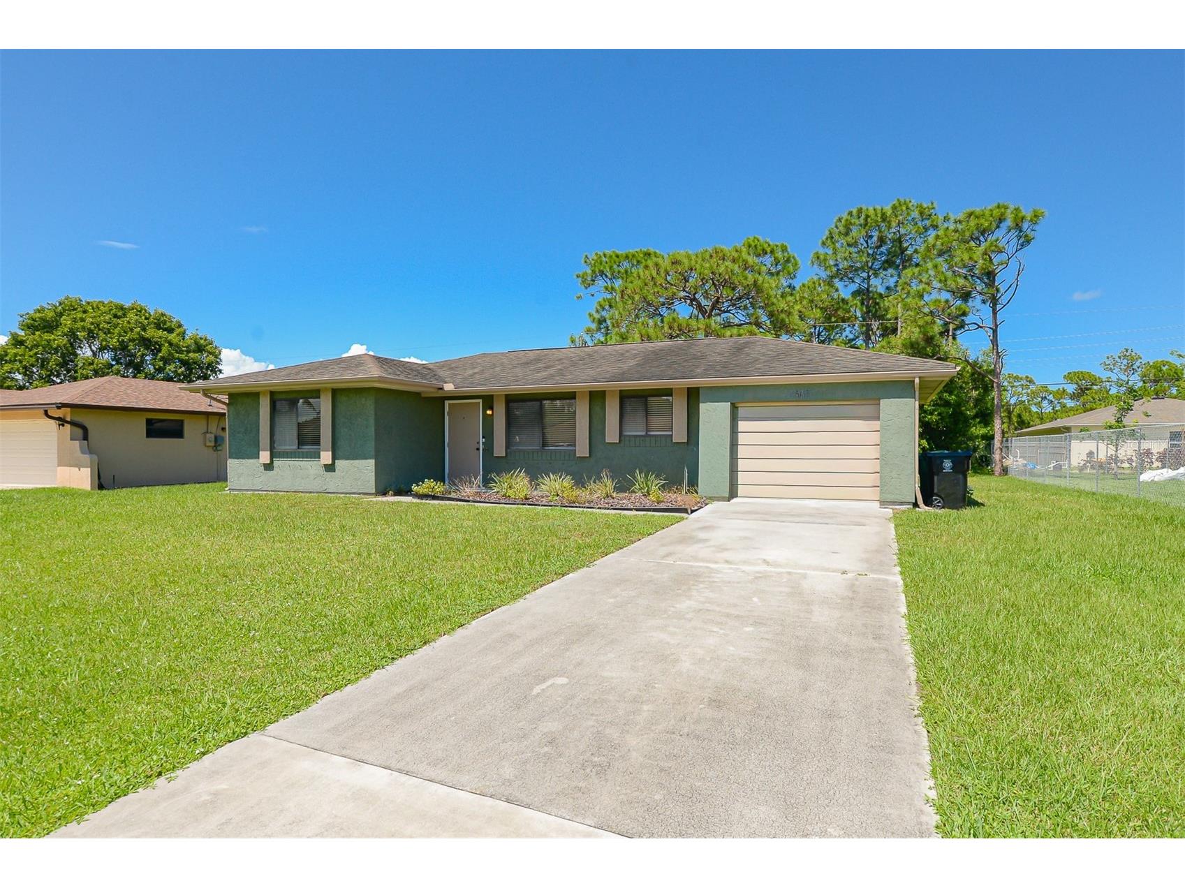 2565 SE Dogwood Avenue Port Saint Lucie FL 34952 O6344999 image1