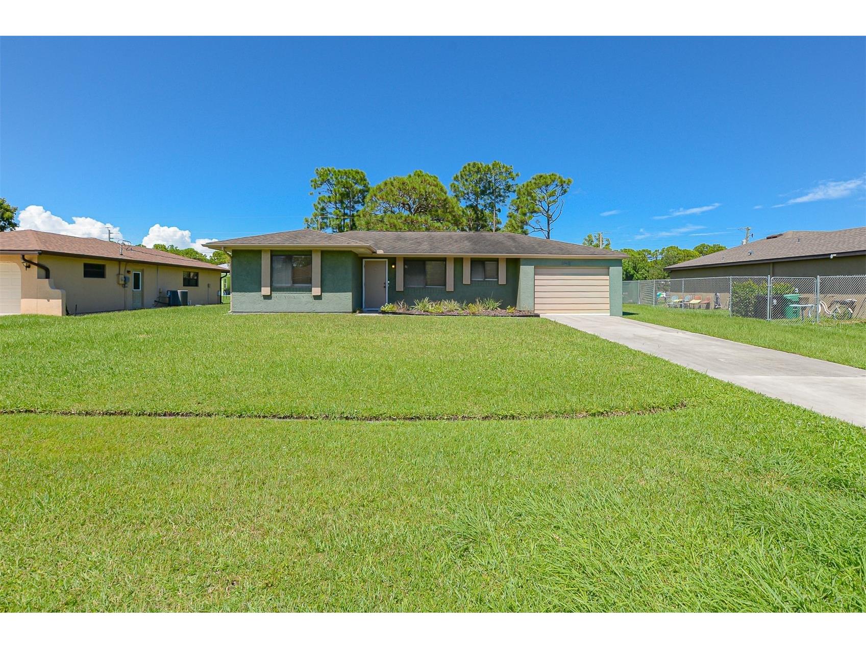 2565 SE Dogwood Avenue Port Saint Lucie FL 34952 O6344999 image2