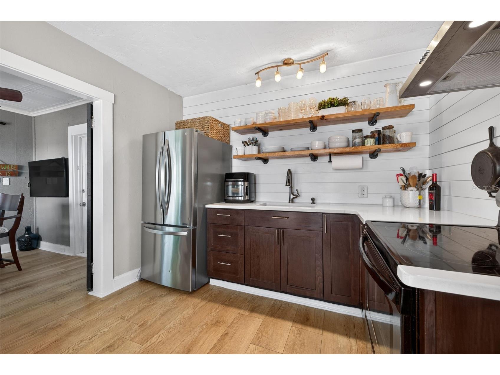 2566 14th Avenue N Saint Petersburg FL 33713 TB8486296 image10
