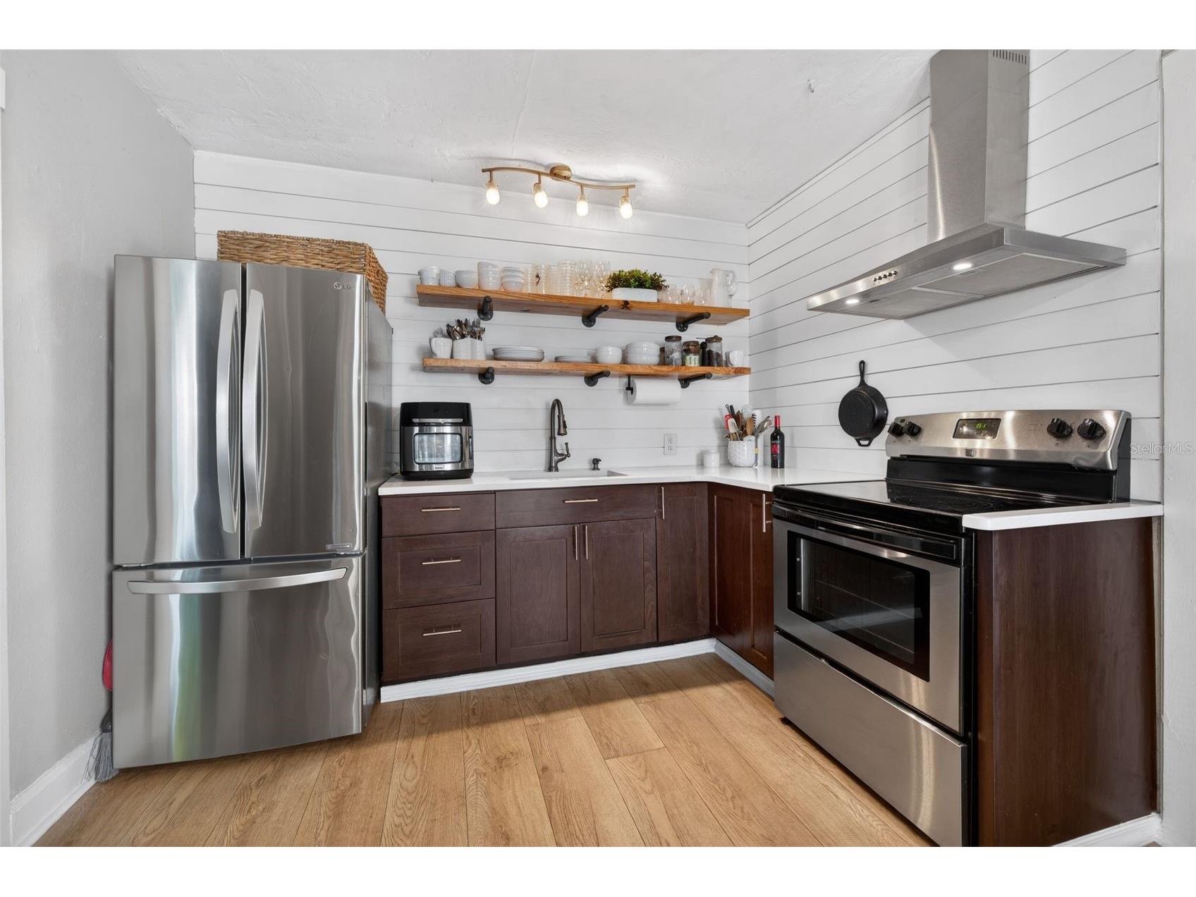 2566 14th Avenue N Saint Petersburg FL 33713 TB8486296 image11
