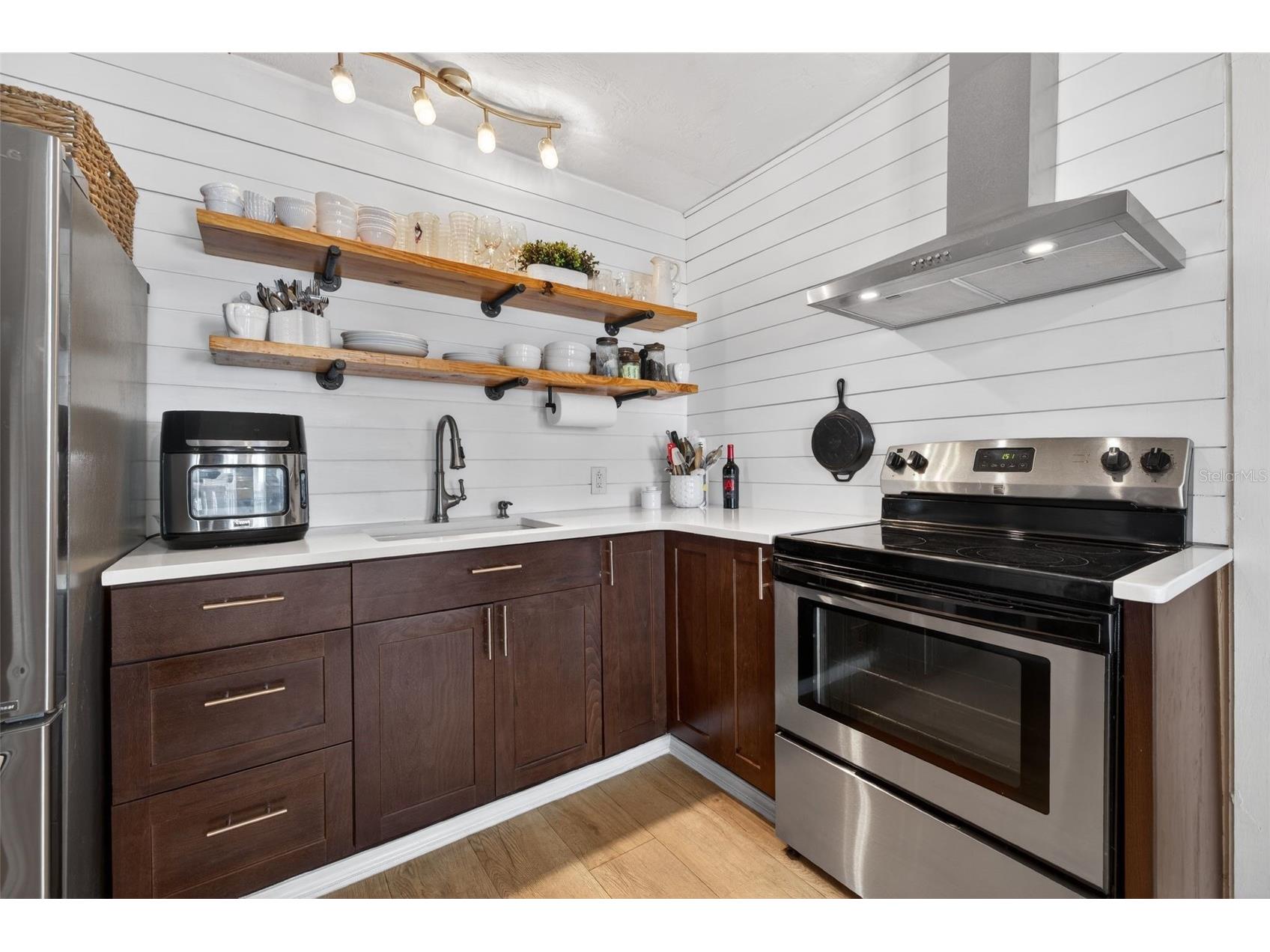 2566 14th Avenue N Saint Petersburg FL 33713 TB8486296 image12