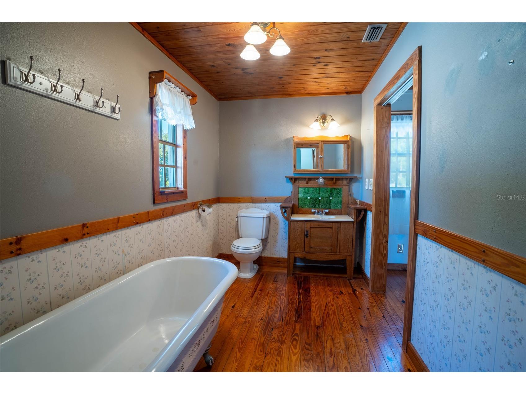 2567 Central Avenue Clearwater FL 33764 TB8482887 image28