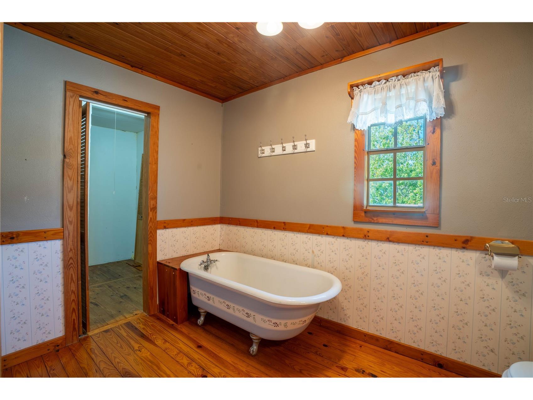 2567 Central Avenue Clearwater FL 33764 TB8482887 image29