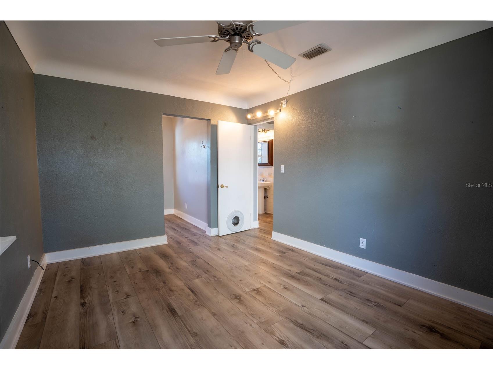 2567 Central Avenue Clearwater FL 33764 TB8482887 image9