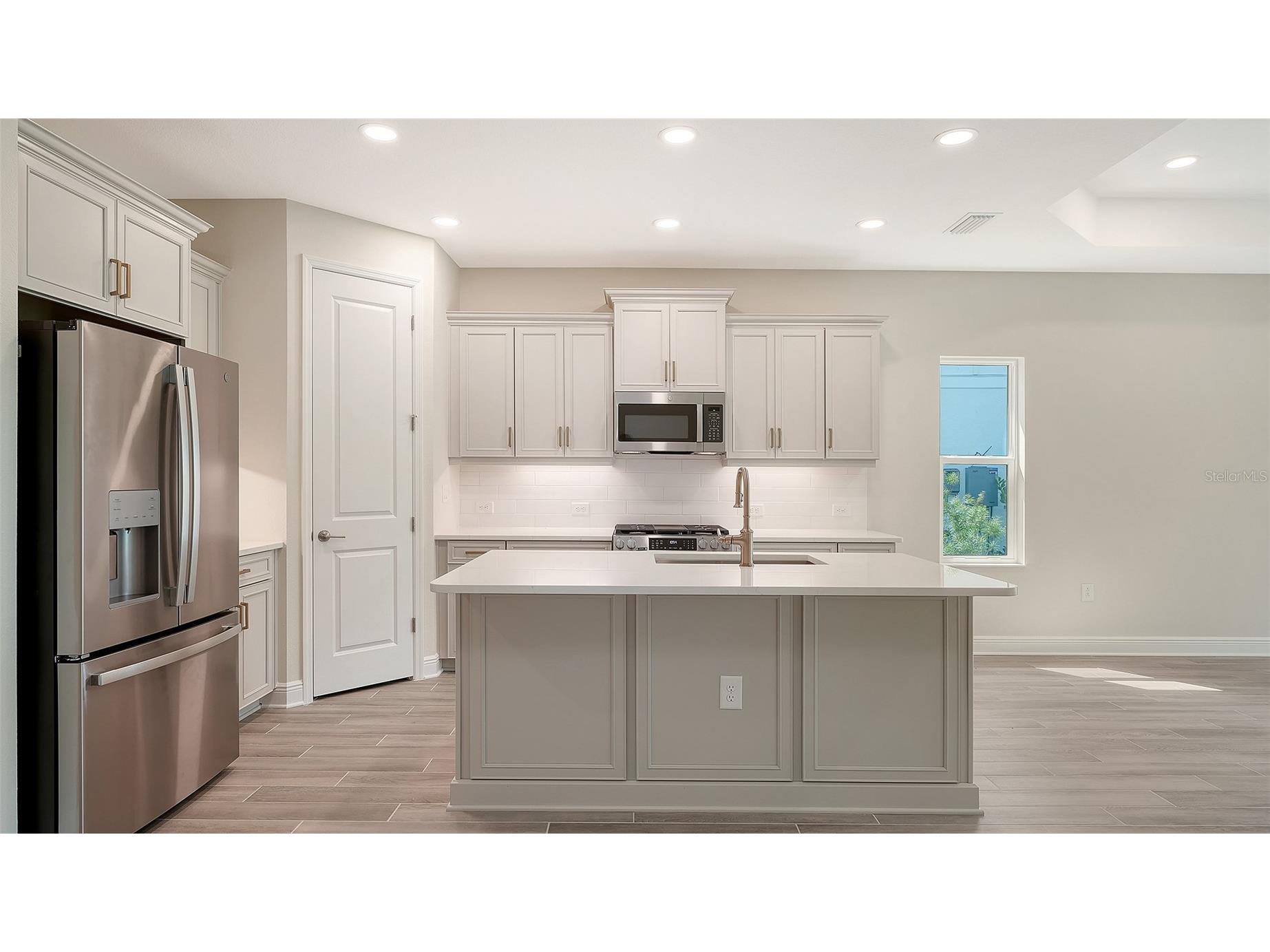 2569 Dasheen Place Sarasota FL 34240 A4694009 image13