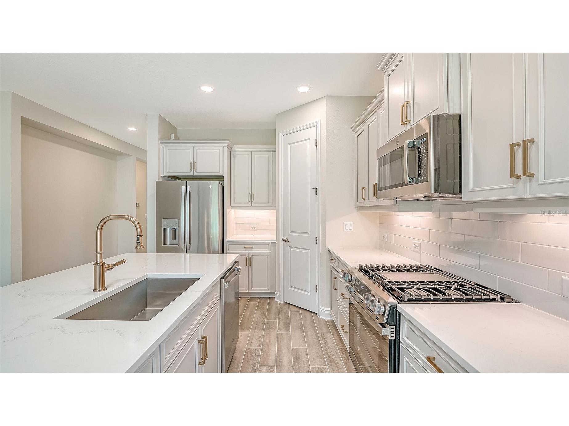 2569 Dasheen Place Sarasota FL 34240 A4694009 image15