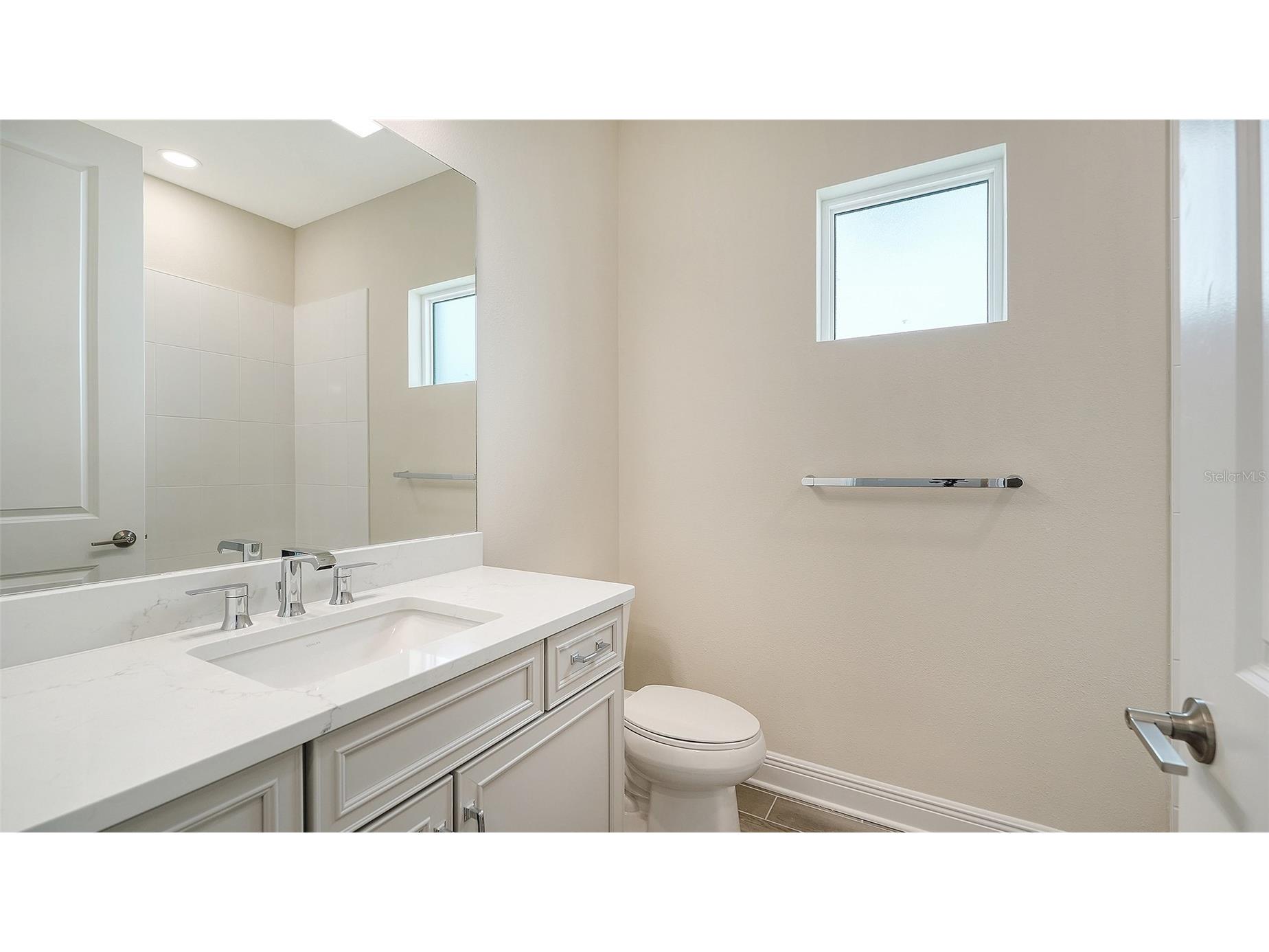 2569 Dasheen Place Sarasota FL 34240 A4694009 image32