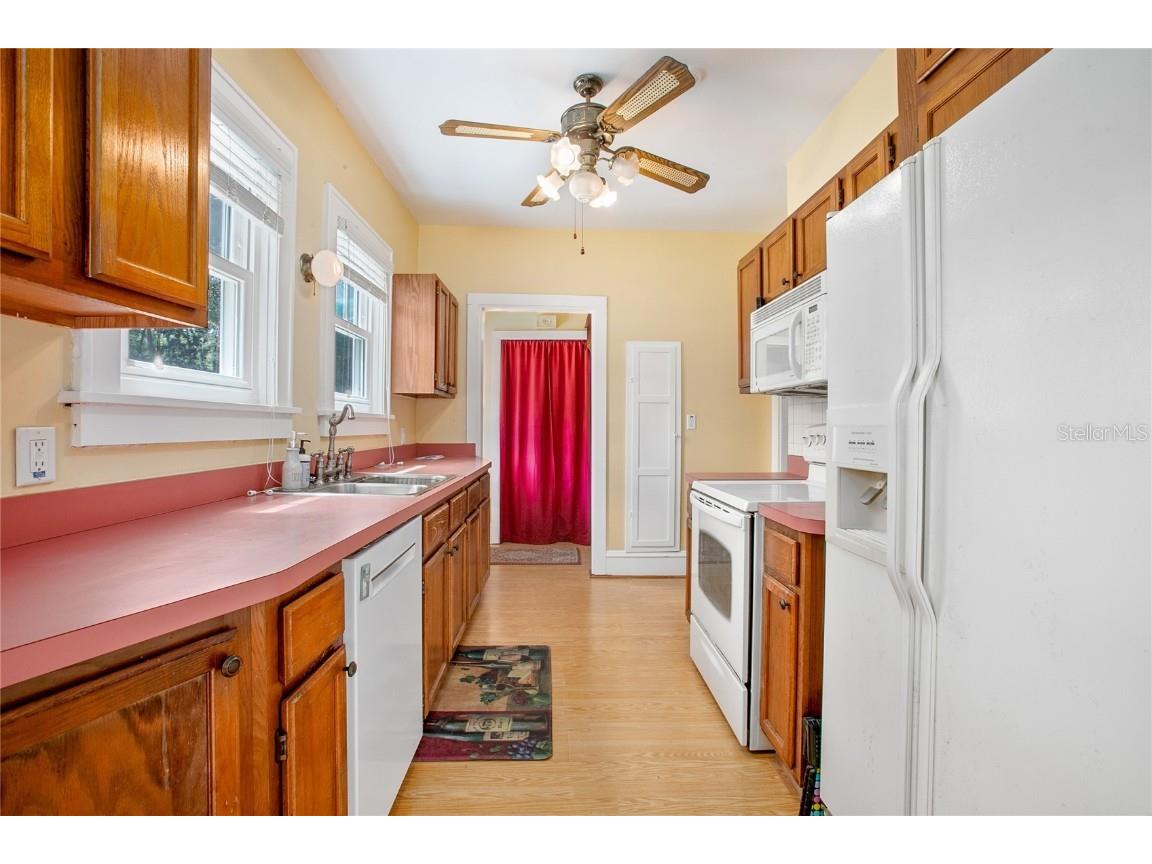 257 Huntington Drive Deland FL 32724 V4942507 image13