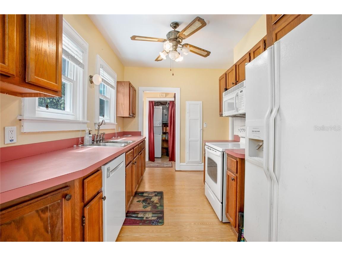 257 Huntington Drive Deland FL 32724 V4942507 image14