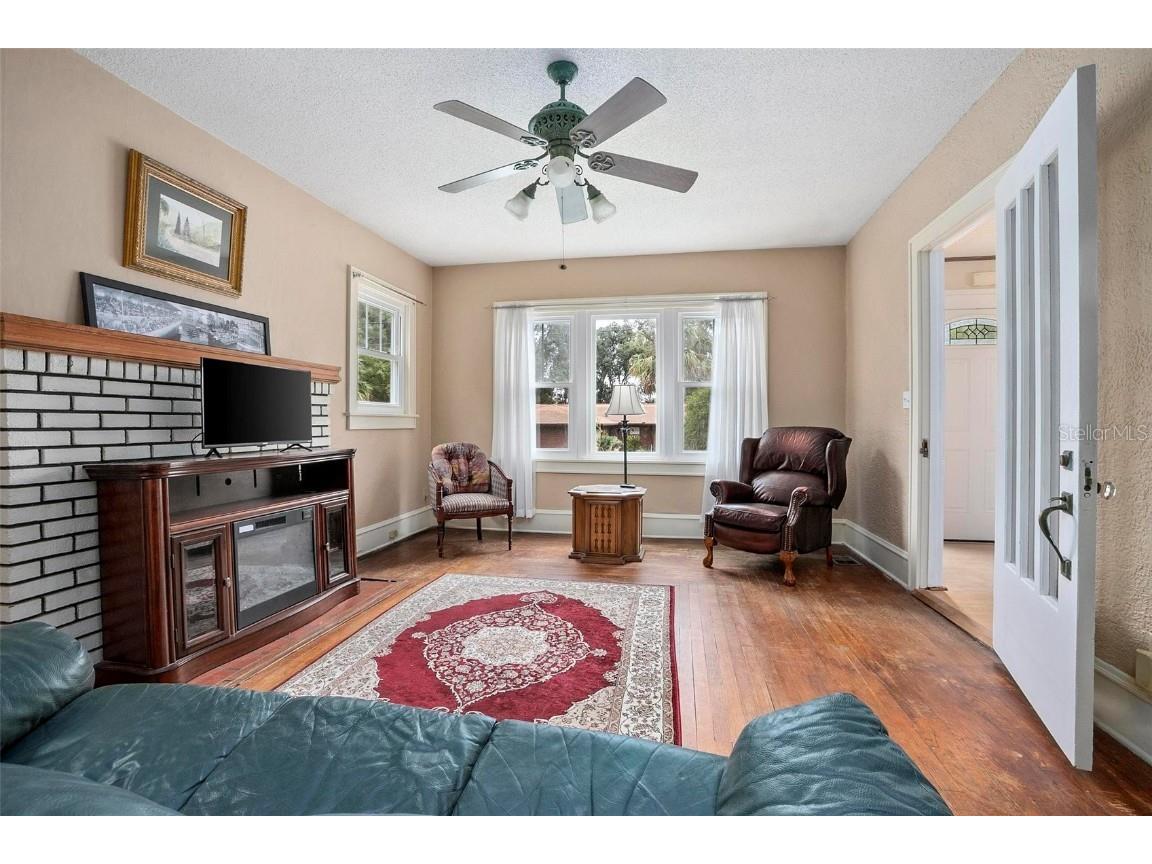 257 Huntington Drive Deland FL 32724 V4942507 image9