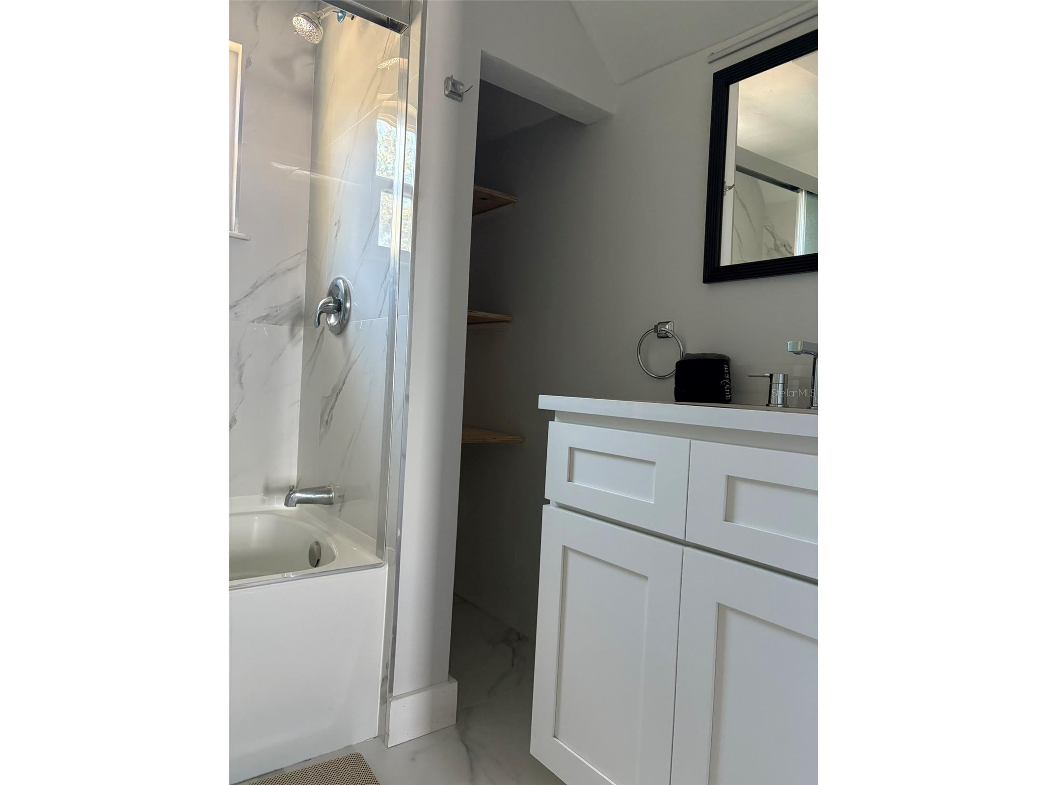 2570 Loma Linda Street Sarasota FL 34239 A4691730 image11