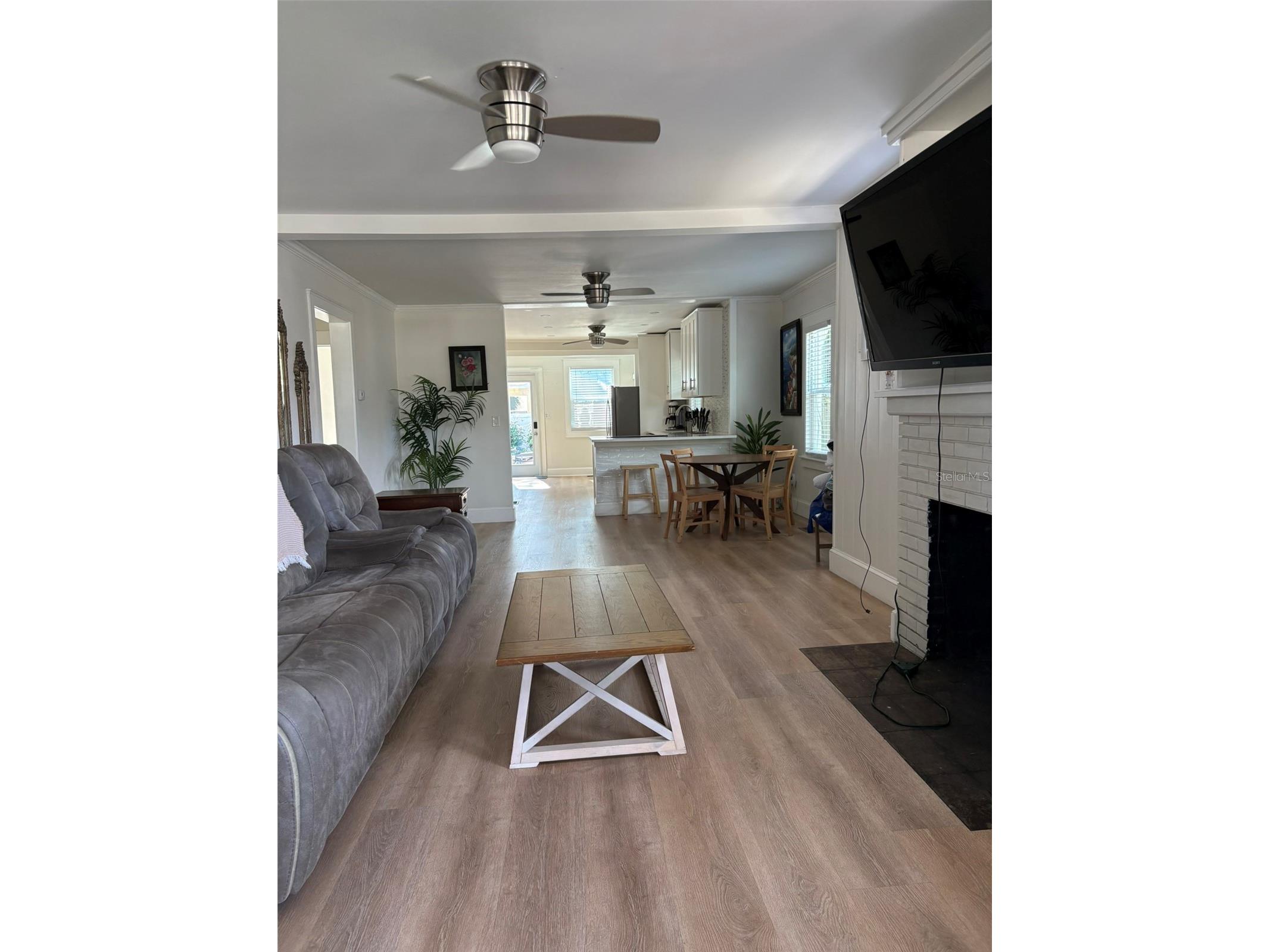2570 Loma Linda Street Sarasota FL 34239 A4691730 image2