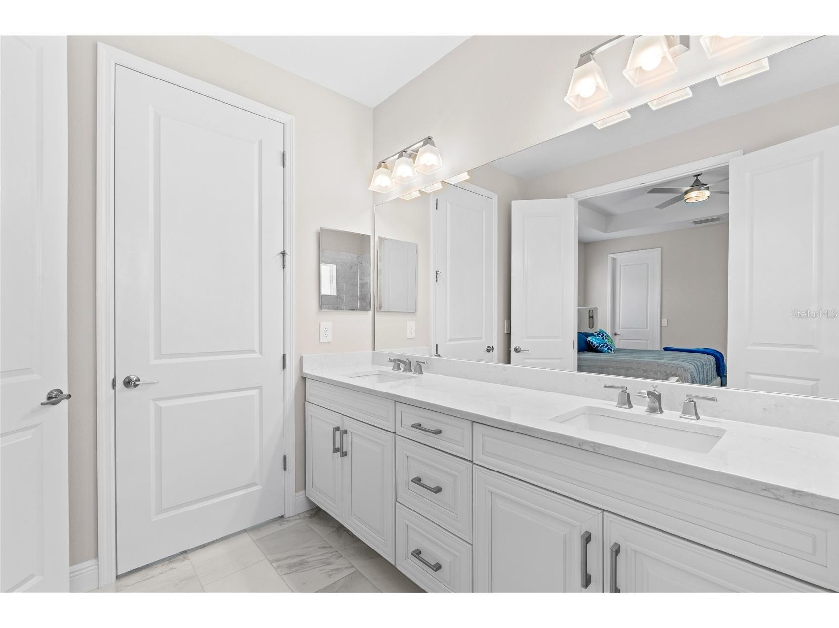 2570 Wild Cherry Path Sarasota FL 34240 A4694710 image40
