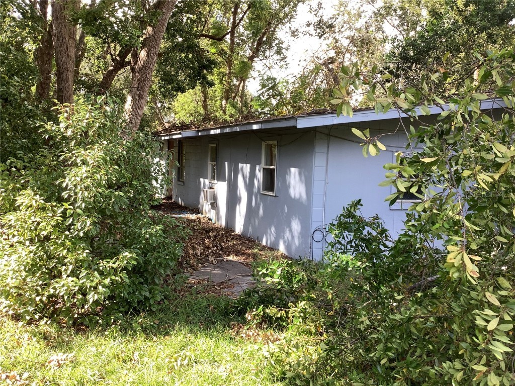 2571 Crescent Drive Mount Dora FL 32757 O6207169 image1