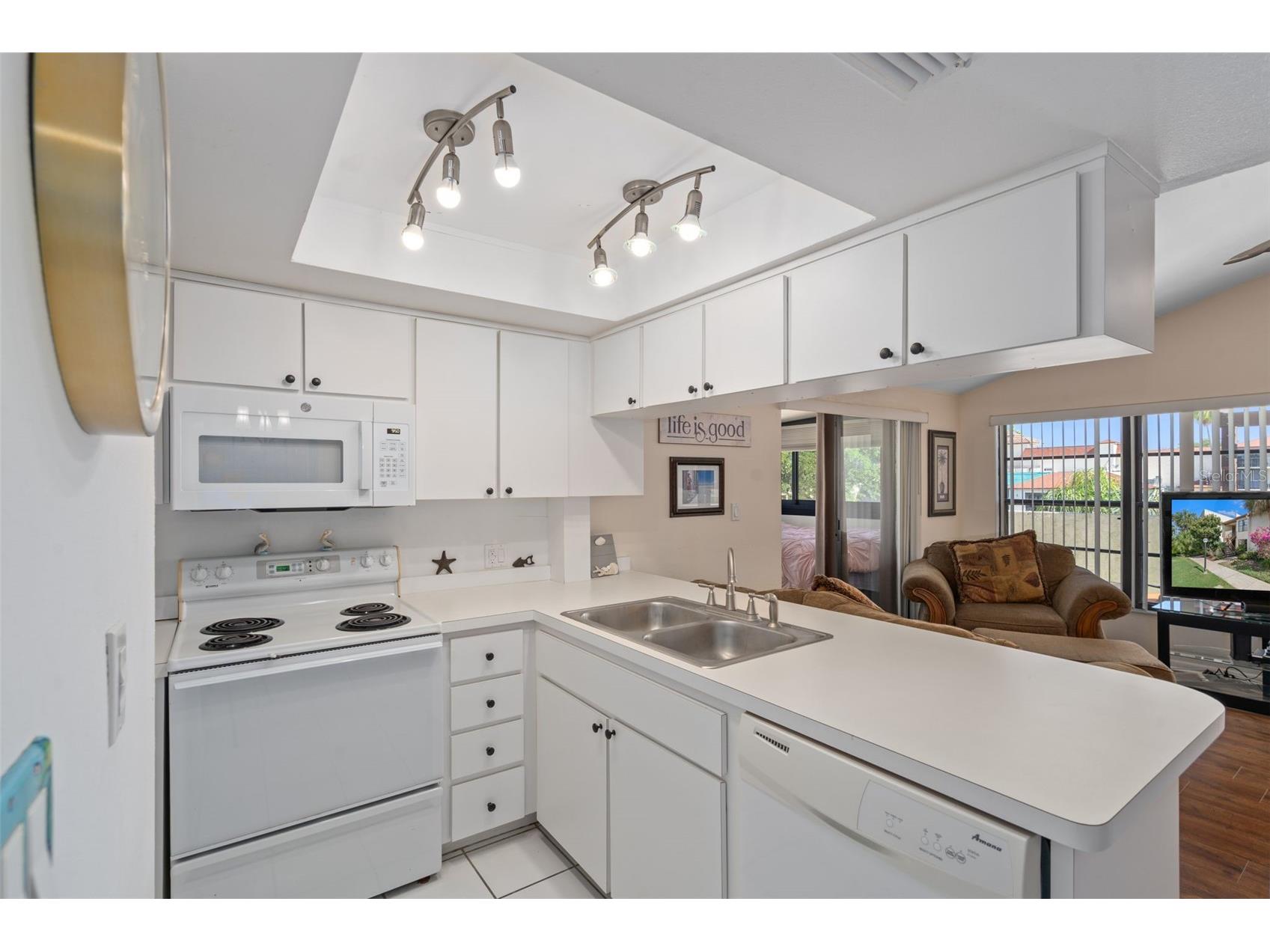 2571 Cyprus Drive #1-201 Palm Harbor FL 34684 - LAKE TARPON CANAL TB8509000 image15