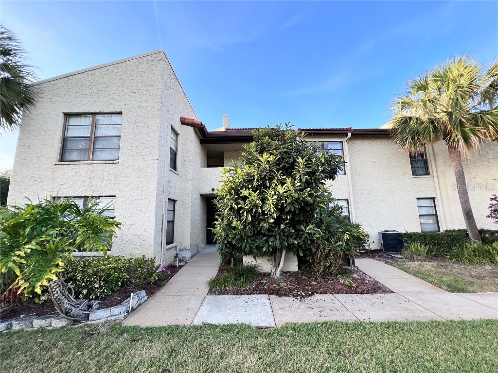 2571 Cyprus Drive #101 Palm Harbor FL 34684 C7474085 image1