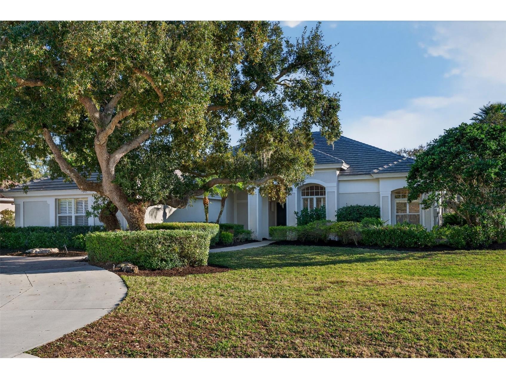 2571 Dick Wilson Drive Sarasota FL 34240 A4684448 image1