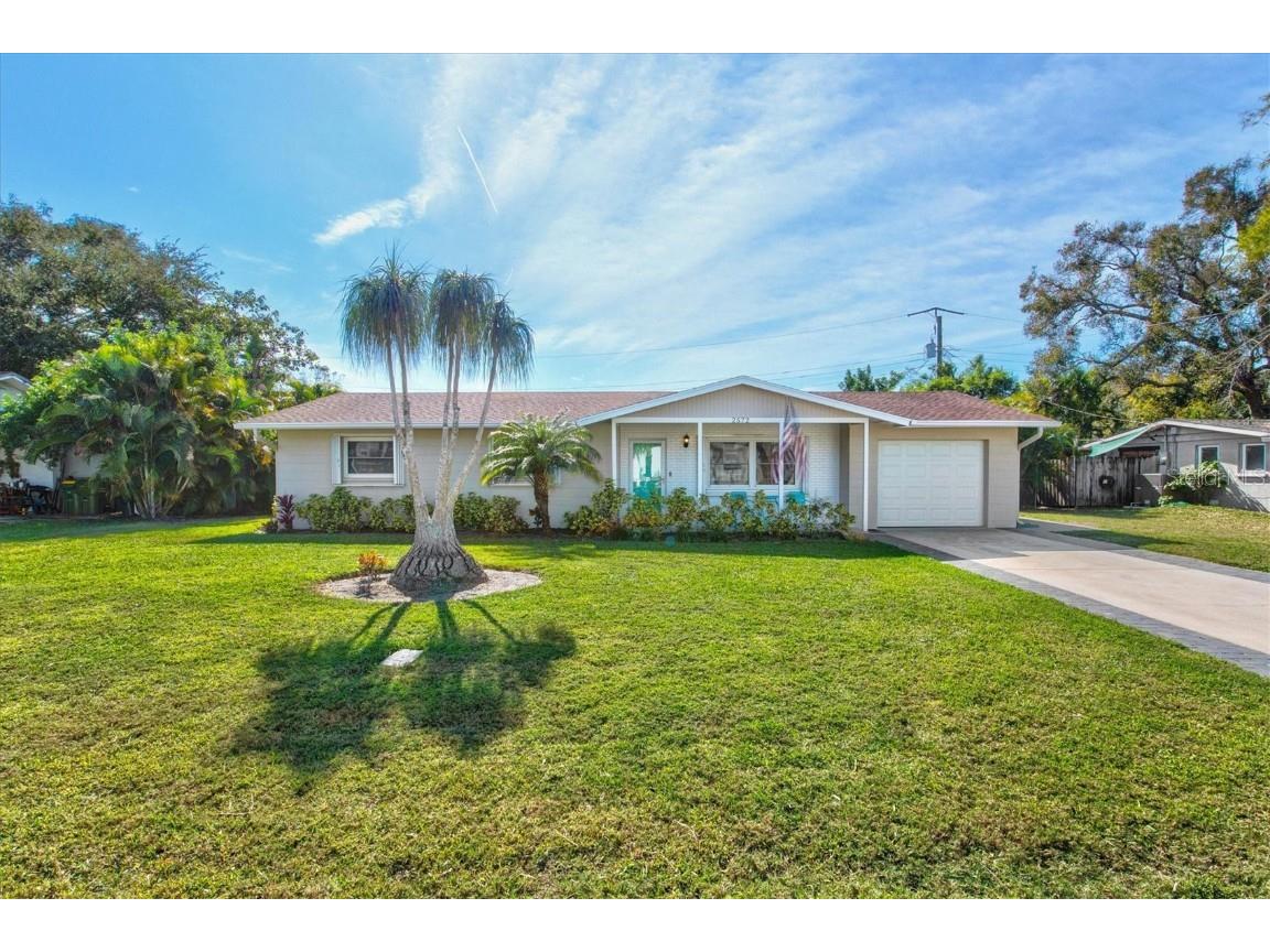 2572 Jefferson Circle Sarasota FL 34239 A4596618 image1