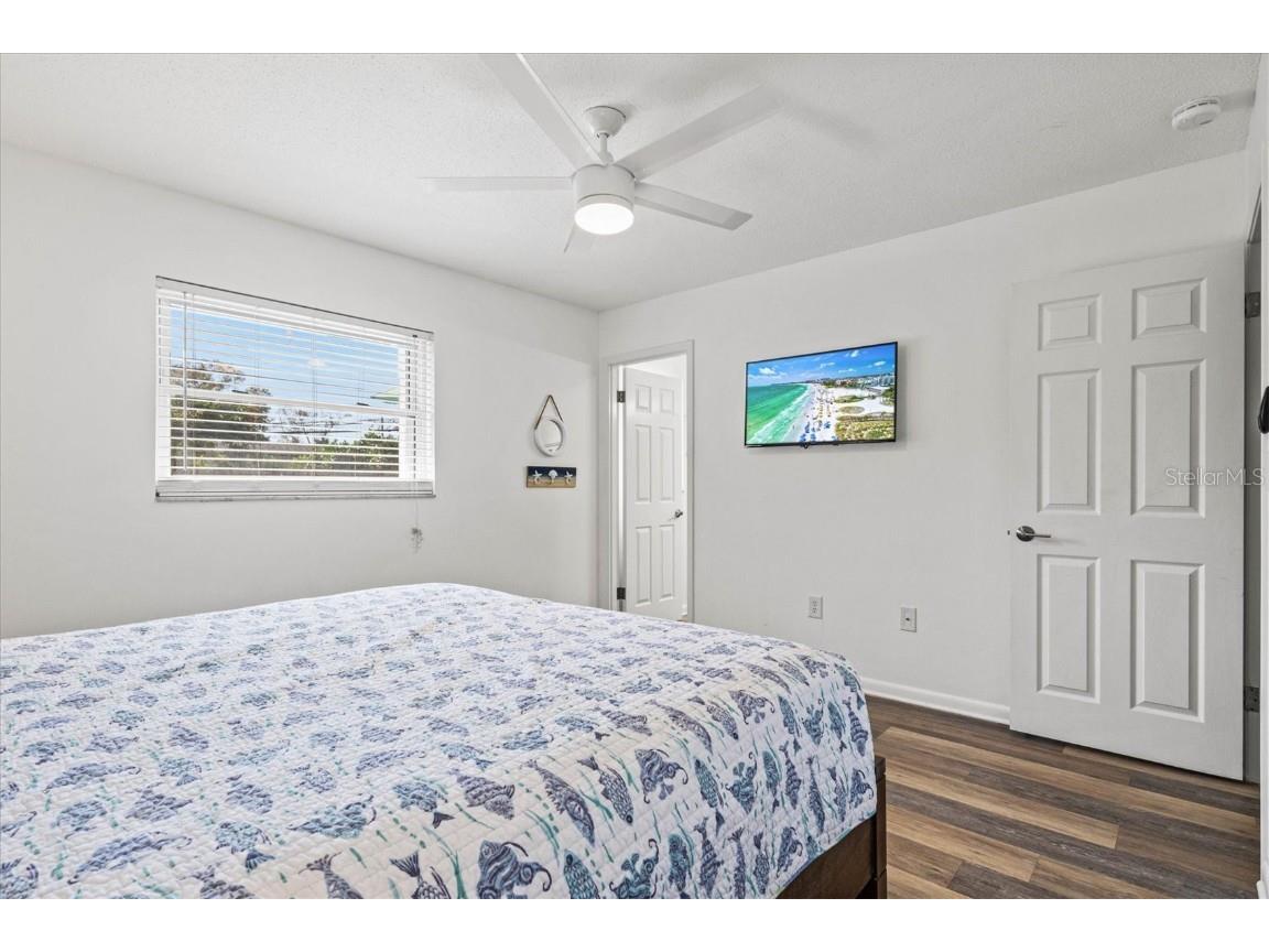 2572 Jefferson Circle Sarasota FL 34239 A4596618 image23