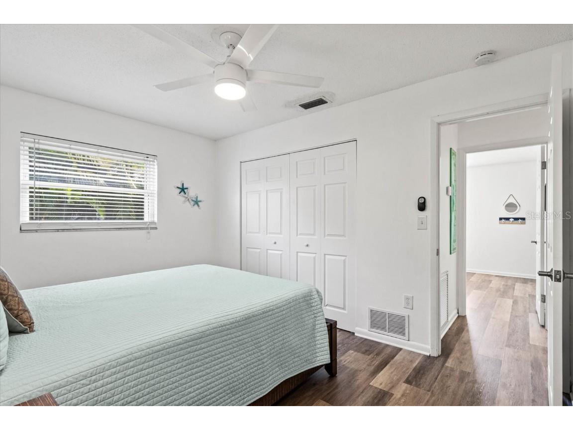 2572 Jefferson Circle Sarasota FL 34239 A4596618 image27