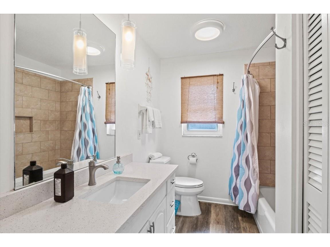 2572 Jefferson Circle Sarasota FL 34239 A4596618 image29