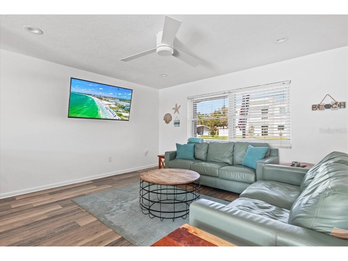 2572 Jefferson Circle Sarasota FL 34239 A4596618 image7