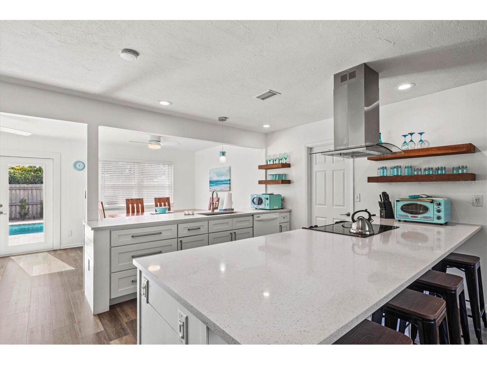 2572 Jefferson Circle Sarasota FL 34239 A4693524 image10
