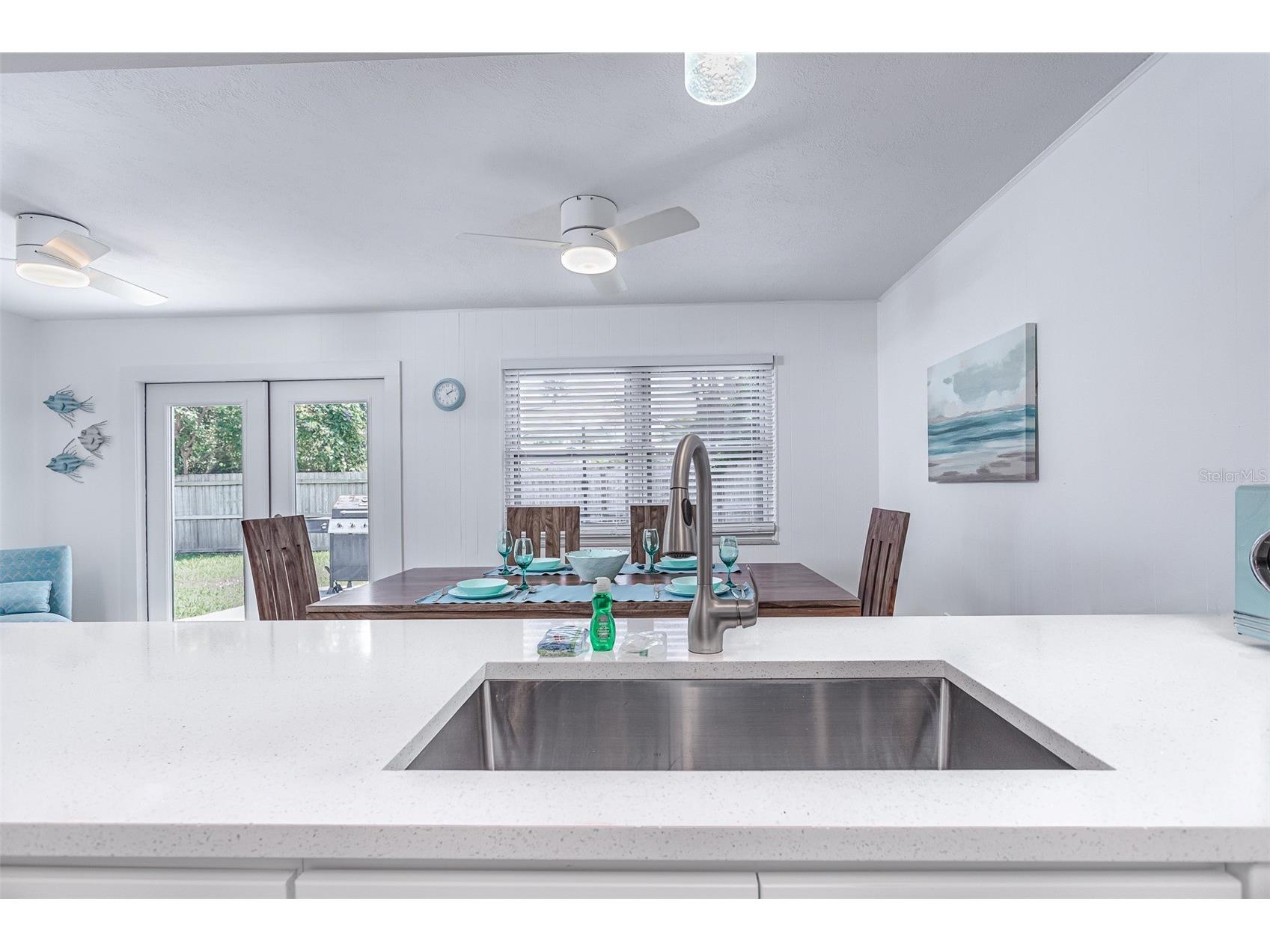 2572 Jefferson Circle Sarasota FL 34239 A4693524 image11