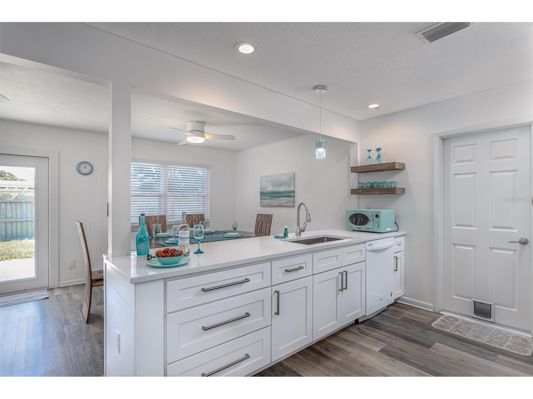 2572 Jefferson Circle Sarasota FL 34239 A4693524 image17