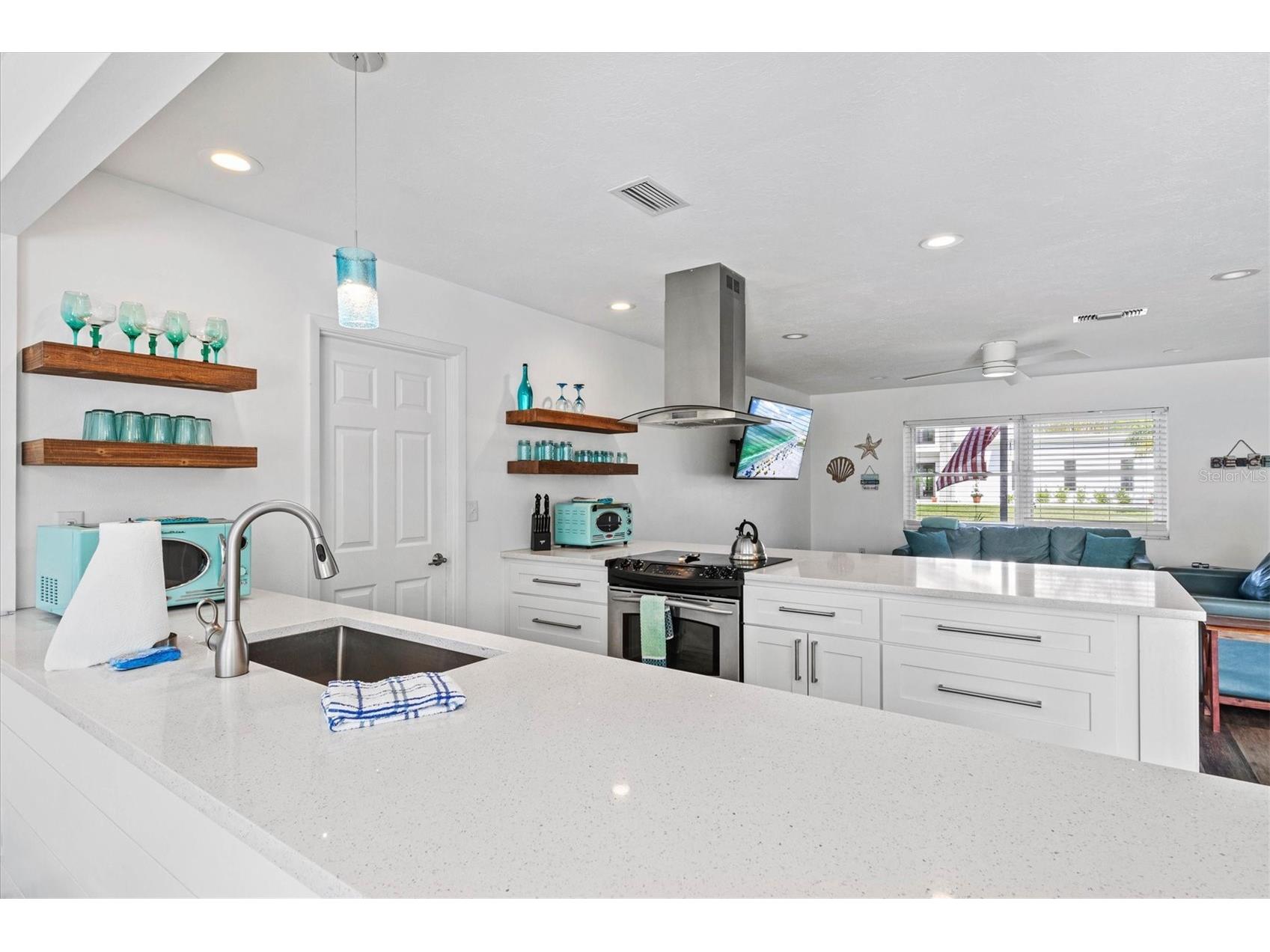 2572 Jefferson Circle Sarasota FL 34239 A4693524 image18