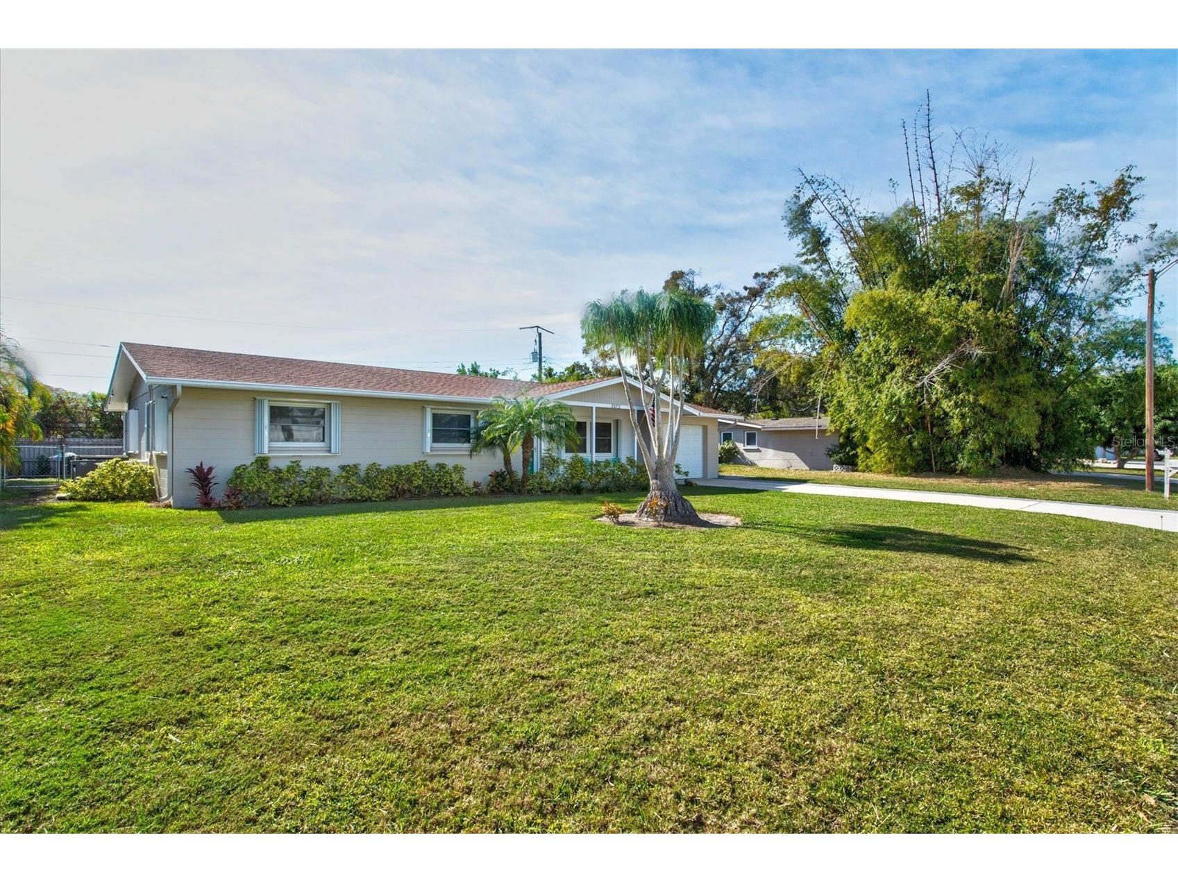 2572 Jefferson Circle Sarasota FL 34239 A4693524 image2