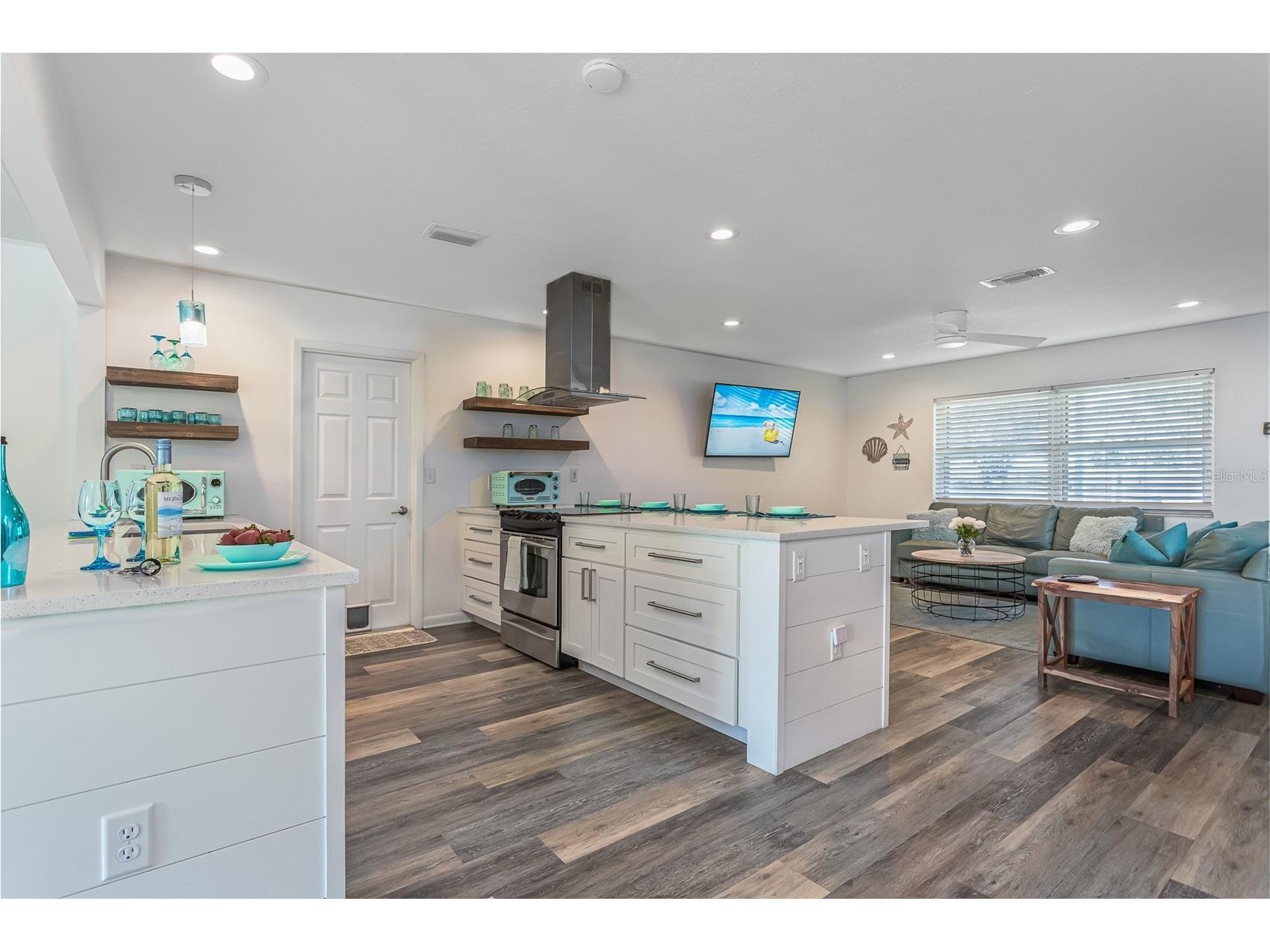 2572 Jefferson Circle Sarasota FL 34239 A4693524 image23