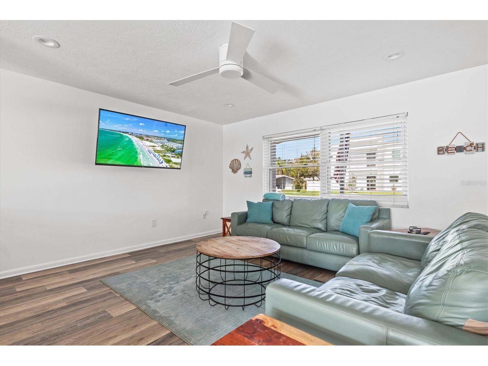 2572 Jefferson Circle Sarasota FL 34239 A4693524 image24